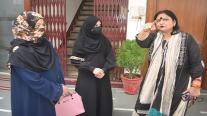 Meerut: Two women wearing burqas were stopped at Ismail PG College, leading to uproar