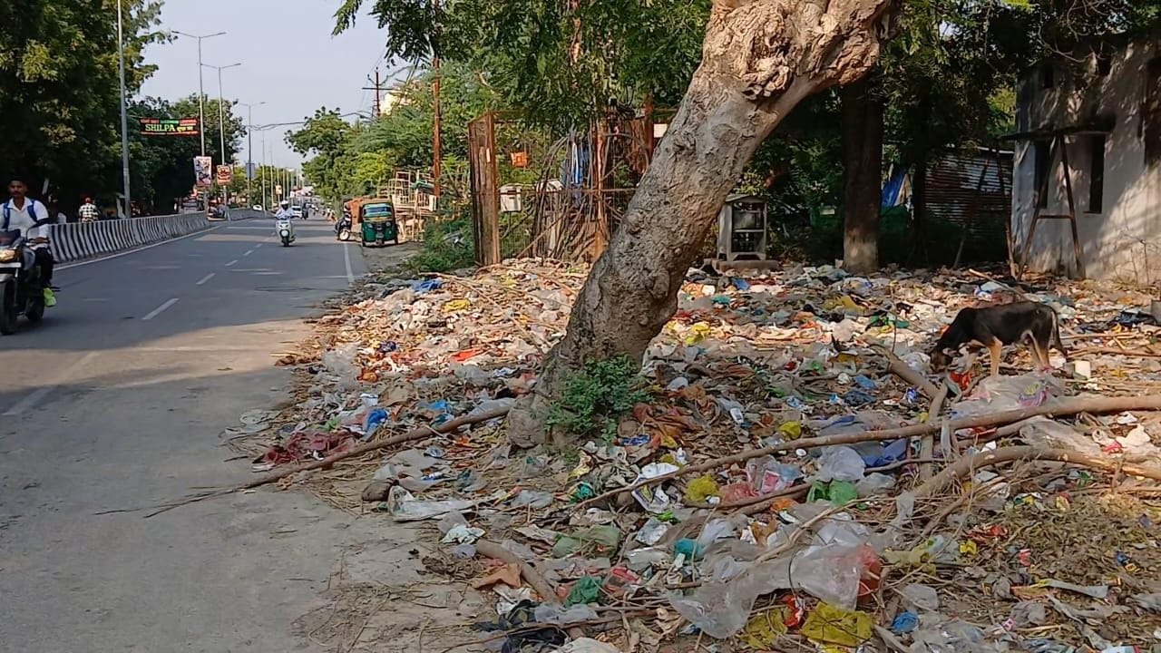 Kanpur Cleanliness in homes piles of garbage in villages and streets DPRO said special campaign will launched