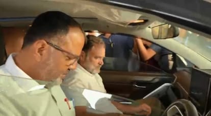 Kanpur Rahul Gandhi travels in car of murder accused registered in name of Virendra Pal of Pintu Sengar case