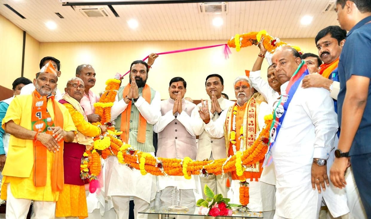 Bihar Elections 2025: Chief Minister Dr. Mohan Yadav lashed out at Rahul Gandhi, saying, “Congress has insulte
