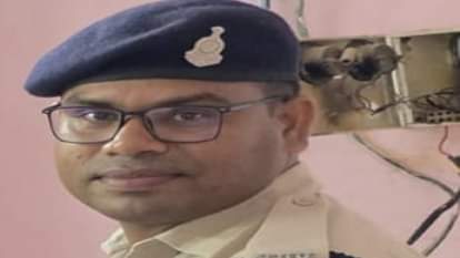 पुलिसकर्मी ने ली रिश्वत