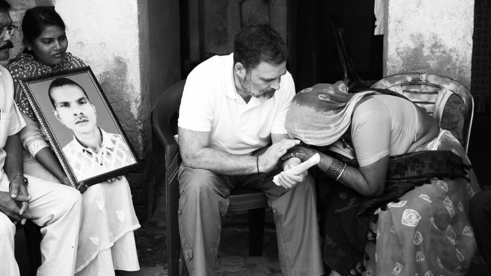UP News Rahul Gandhi Meets Hariom Valmiki Parents in Fatehpur, Offers Condolences