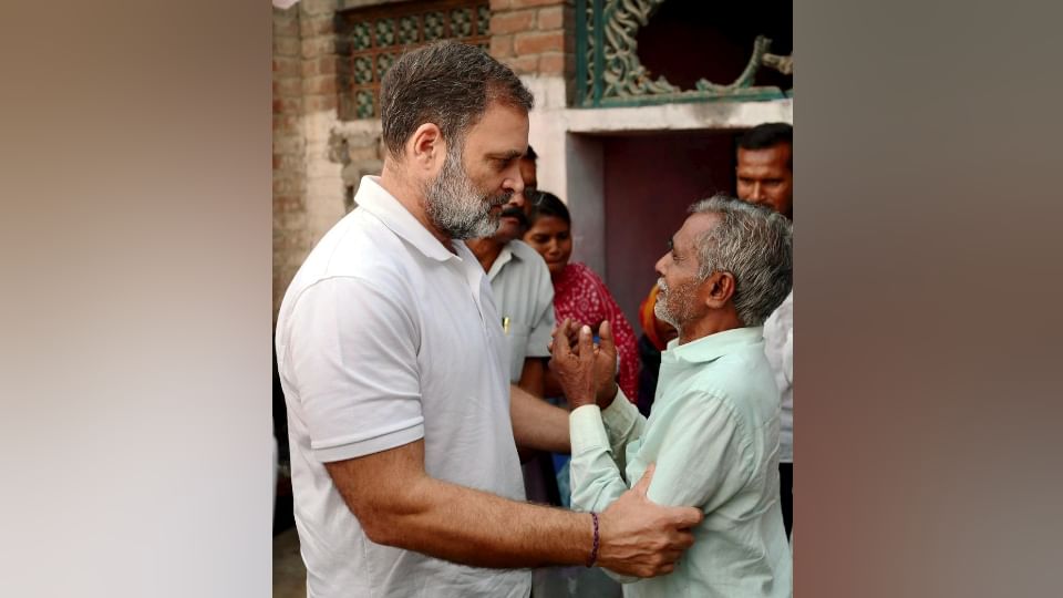 UP News Rahul Gandhi Meets Hariom Valmiki Parents in Fatehpur, Offers Condolences