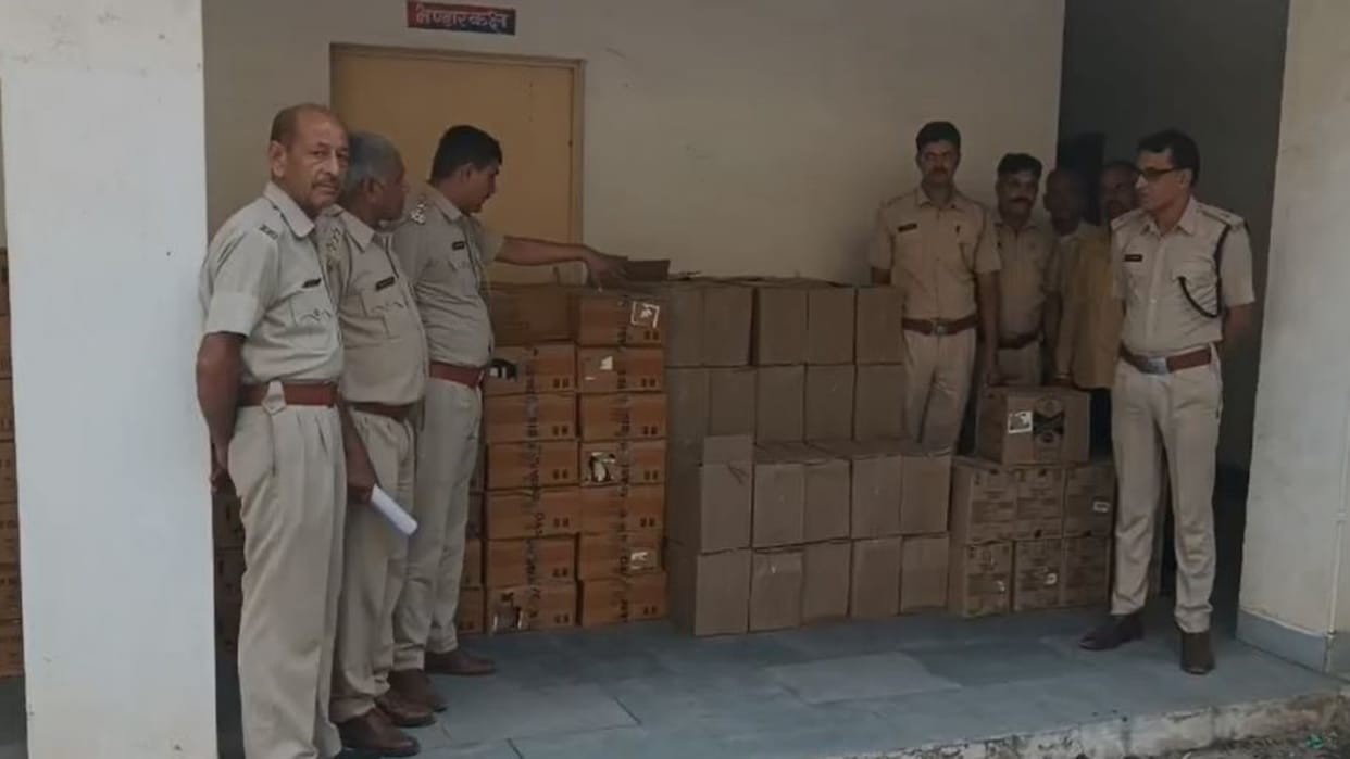 Chittorgarh News: Excise Department Seizes 150 Cartons of Illegal Liquor Worth Over 10 Lakh from Container