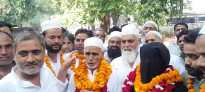 स्वागत करते ग्रामीण