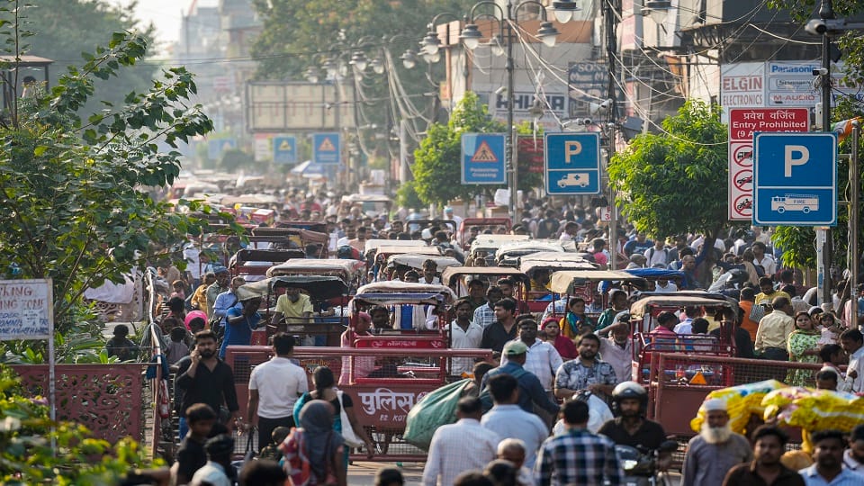 Heavy traffic jam in delhi before Diwali