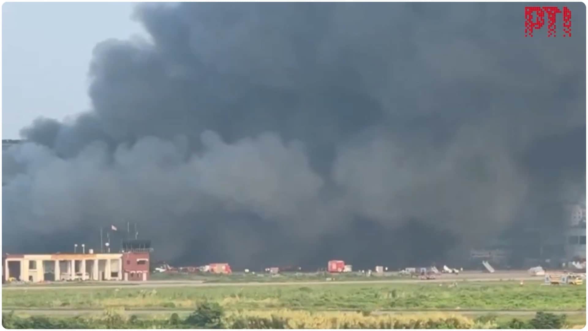 Fire breaks out at cargo terminal of Hazrat Shahjalal Int'l Airport in Dhaka, Bangladesh. All flight suspended