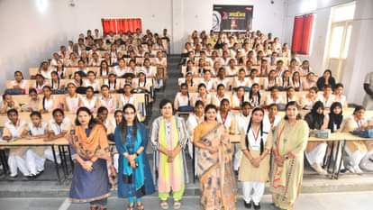 साहू गोपी नाथ कन्या इंटर कॉलेज में हुआ अपराजिता कार्यक्रम