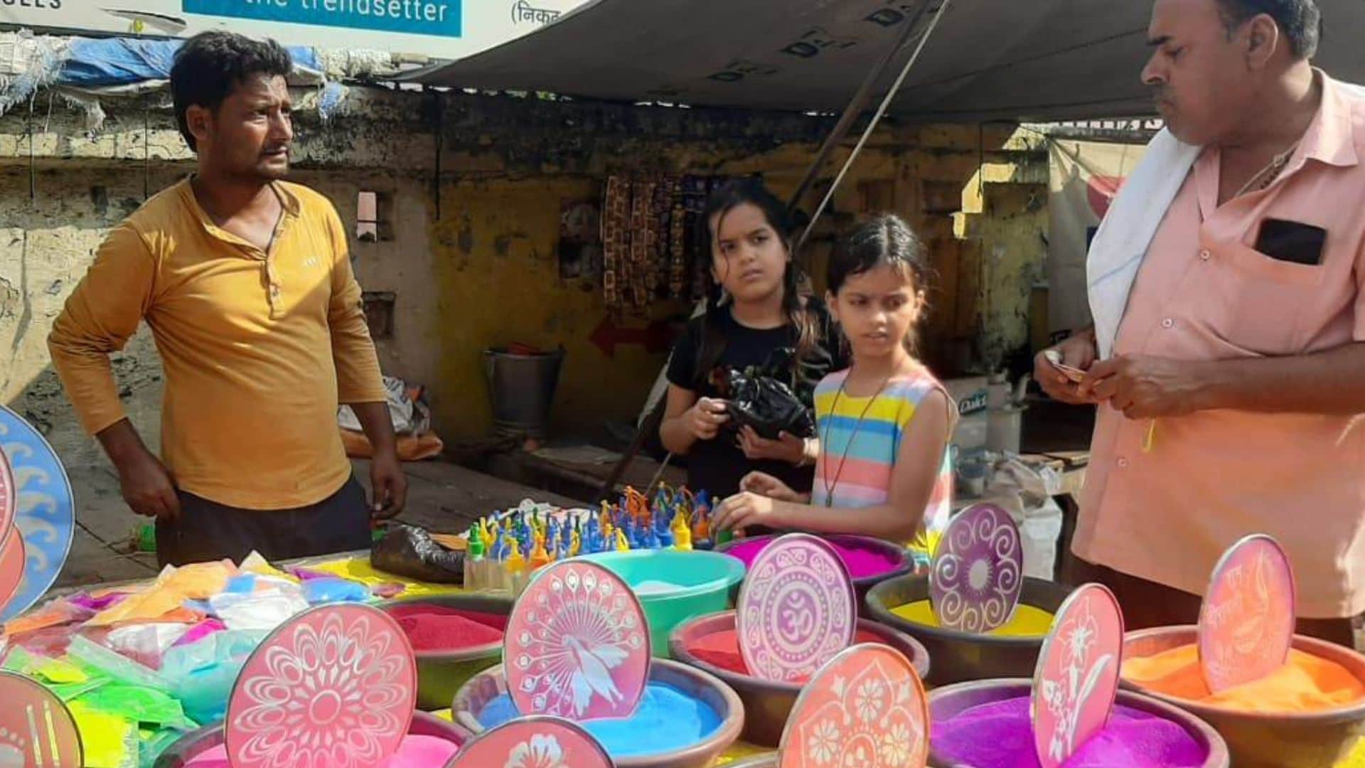 Dhanteras 2025 Azamgarh roads were jam-packed alleys were packed shopping was plentiful security in place
