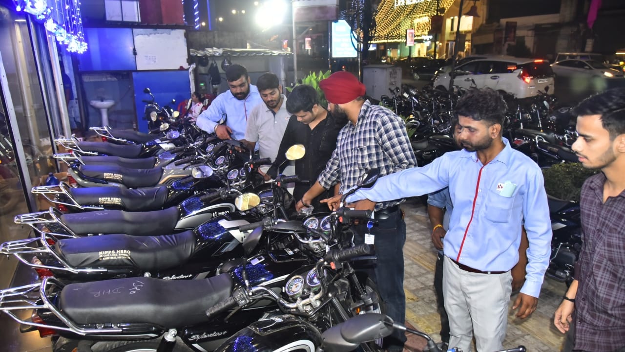 boom in the market on Dhanteras in Bareilly