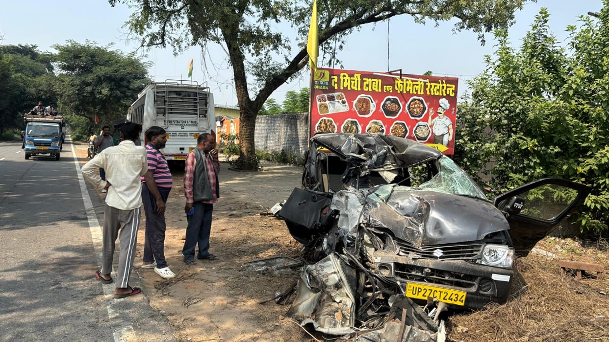 three people killed and 10 injured in horrific road accident in Bareilly