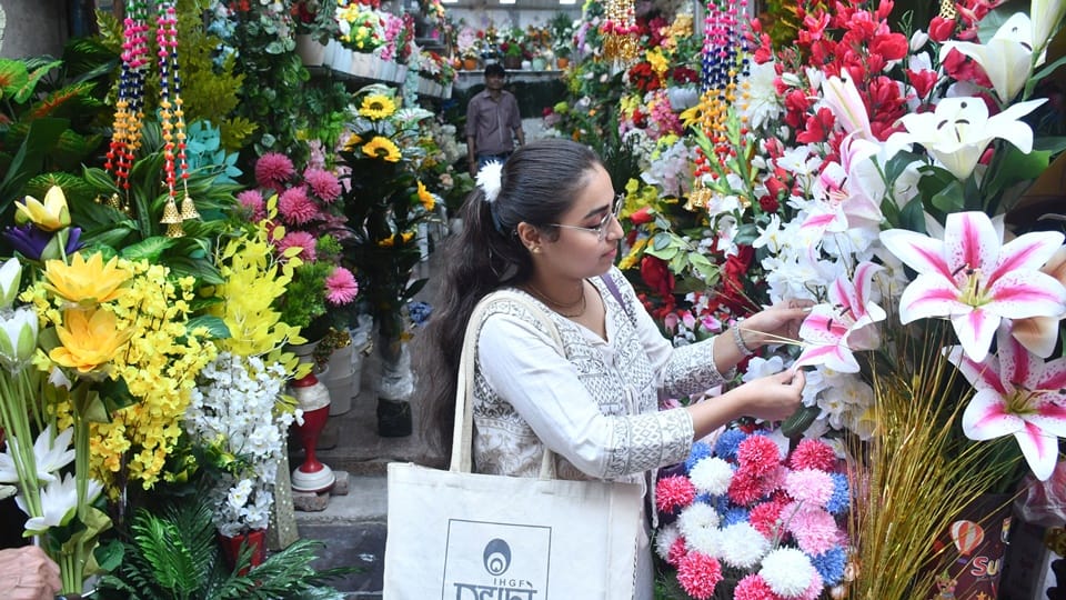 Diwali 2025: Brass City lit up with rainbow colours, the festival of lights is celebrated with fervour
