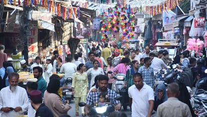 Diwali: Shoppers throng Moradabad markets on Dhanteras, business worth over Rs 750 crore expected