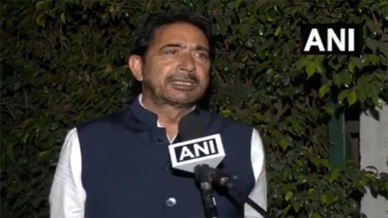 West Bengal Teachers Meet Congress Leaders Over Recruitment Irregularities, Red here