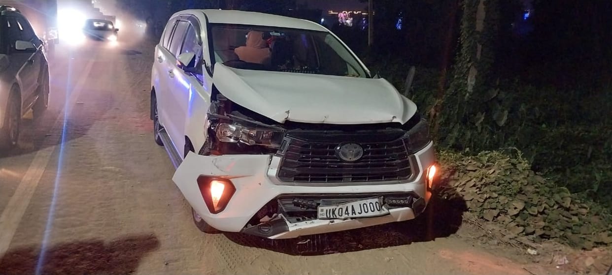 Former Uttarakhand CM Harish Rawat Survives Road Accident on Meerut Highway Near Kankerkheda