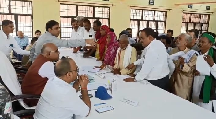 Kanpur Narwal Samadhan Diwas We submit the application to DM only there was competition to submit memorandum