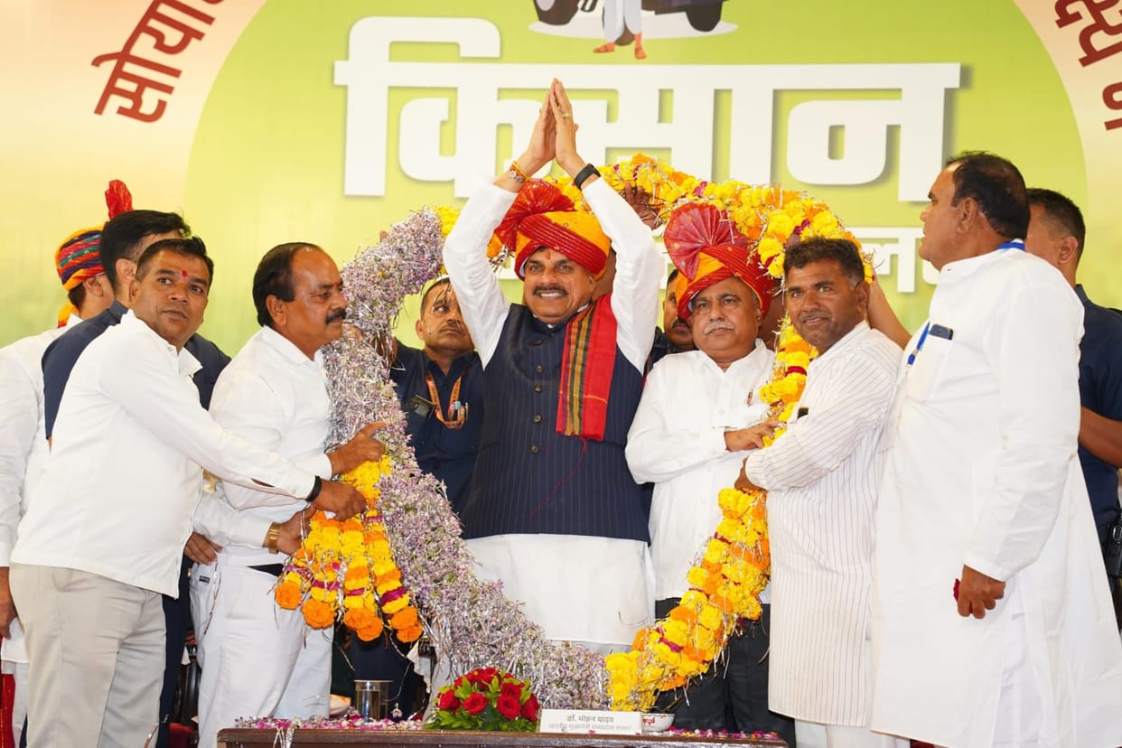 Dhanteras gift: Solar pumps at just 10% off, crops won't be thrown on the road - CM's announcement brightens f