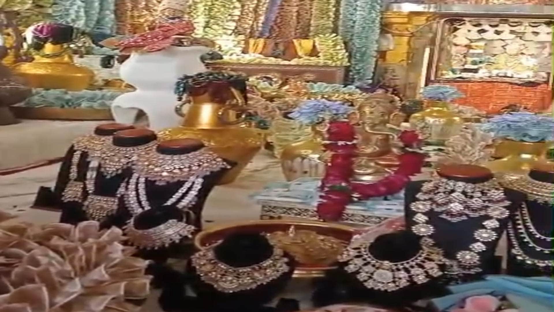 Ratlam News: Mahalaxmi temple will shine with currency notes and jewellery worth Rs 2 crore for five days
