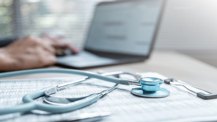 Dehradun: चूल्हे पर खाने के साथ बीमारियां भी पका रहीं पहाड़ की महिलाएं, फेफड़े का अधिकतर हिस्सा संक्रमित