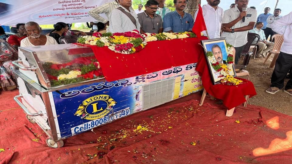 नक्सली का 23 दिन पुराना शव