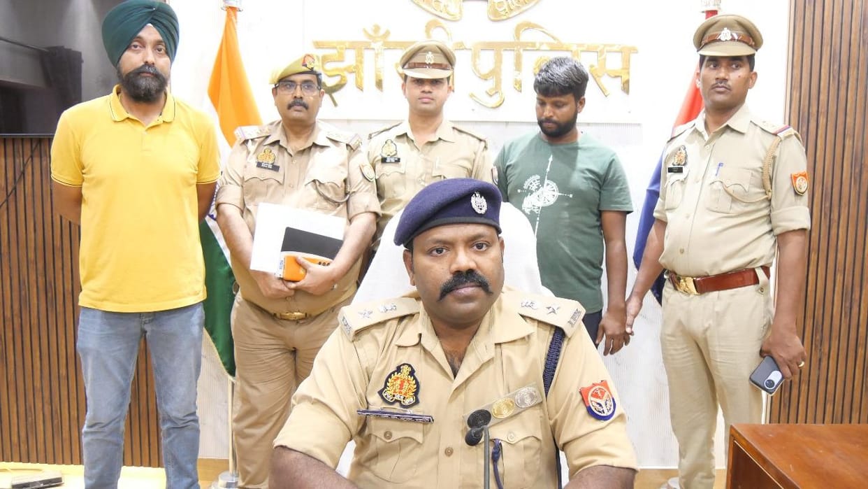 Jhansi: Ganja worth Rs 82 lakhs being smuggled under bran bags was seized.