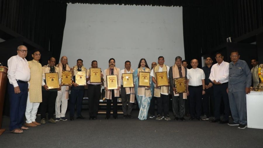 Indore News 9 doctors and medical personalities honored at Dhanvantari Jayanti event in Indore