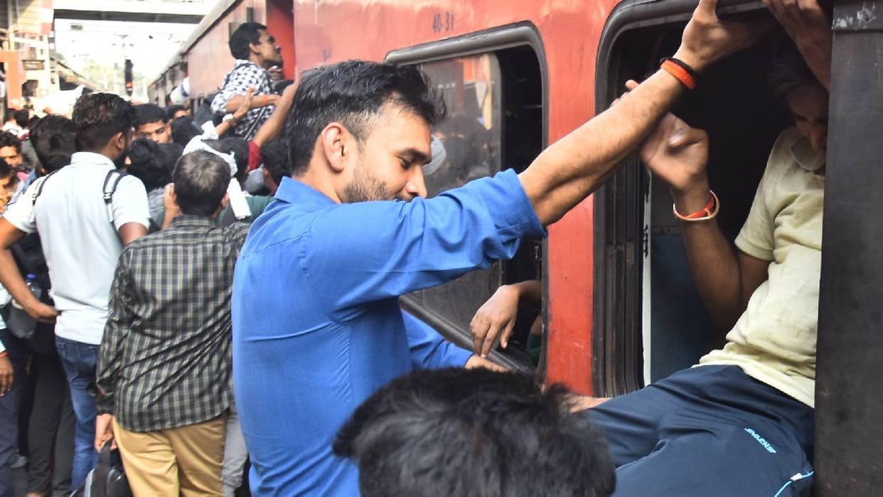 Lucknow: Crowds gathered at the railway station, trains packed, passengers entered through the windows...see p
