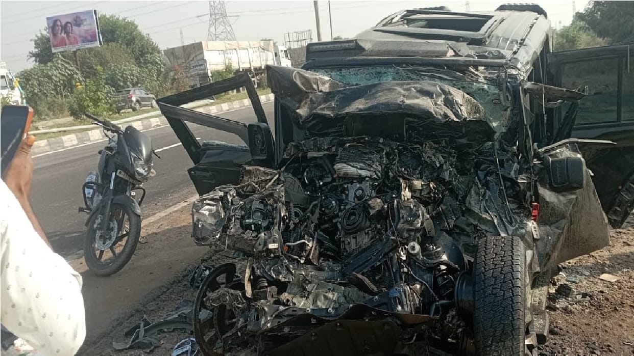 Tragic accident in Rewari Loss of balance car jumps divider and rams into truck killing driver and two youths