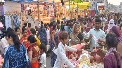 Dhanteras 2025: Markets saw purchases worth 2,000 crore rupees.