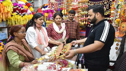 Market shines... crores of rupees rained on Dhanteras, crowd of people remained till late night.