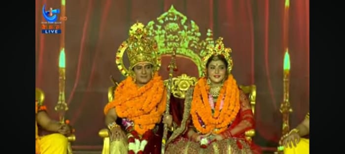 Ayodhya: Lord Shri Ram arrived in Ayodhya with Mother Sita, CM Yogi performed aarti; see special pictures