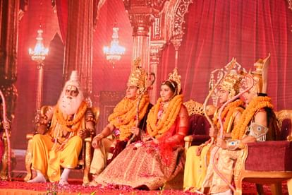 Ayodhya: Lord Shri Ram arrived in Ayodhya with Mother Sita, CM Yogi performed aarti; see special pictures