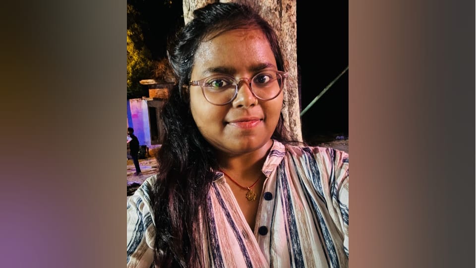 Female steno committed suicide by jumping from sixth floor of the court In Kanpur