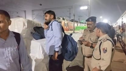 Kanpur Stone pelting on clone Humsafar Express causes panic drivers window glass broken
