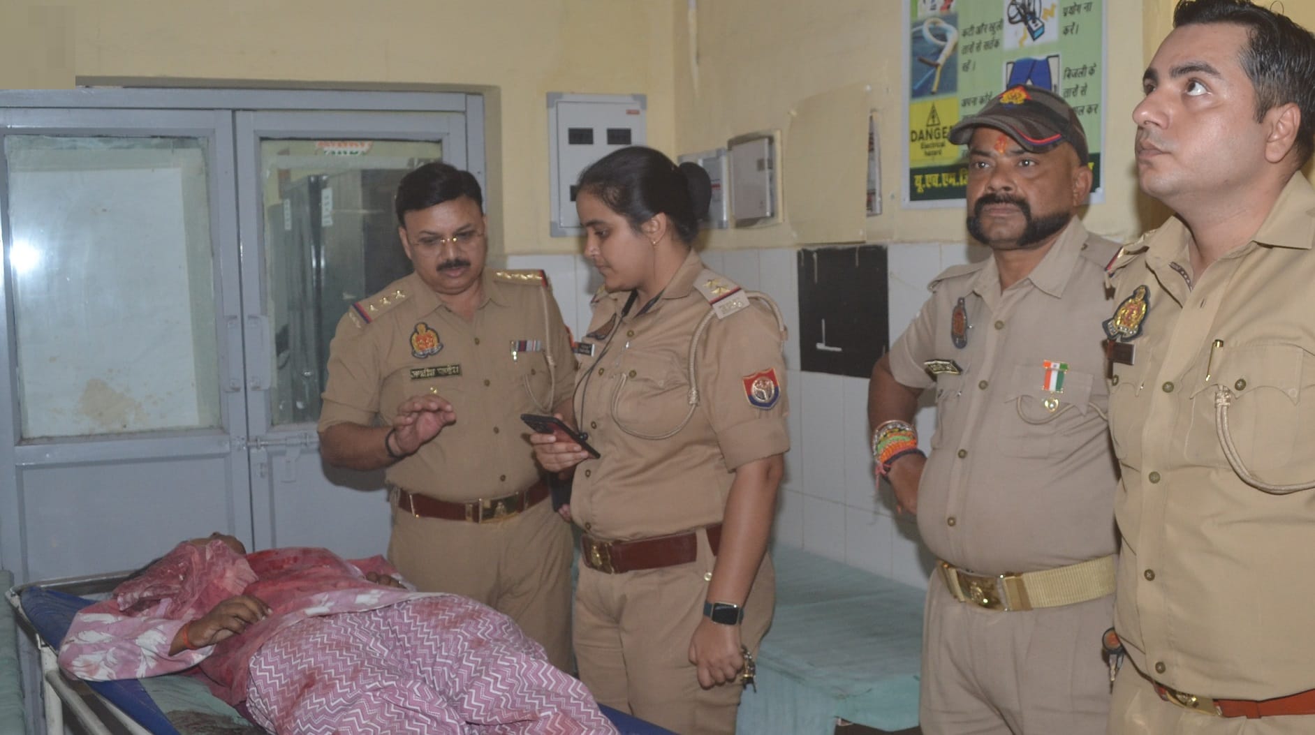 Kanpur Steno Death Case Neha spoke to her mother six times before jumping peon and peon may face action