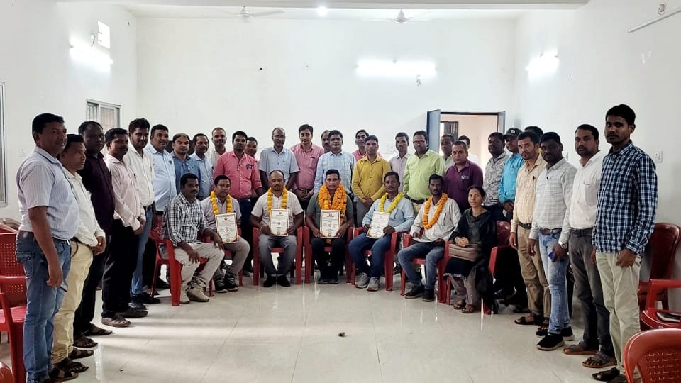 Election of Assistant Teacher Comprehensive Teacher Federation District President completed Mahesh became the
