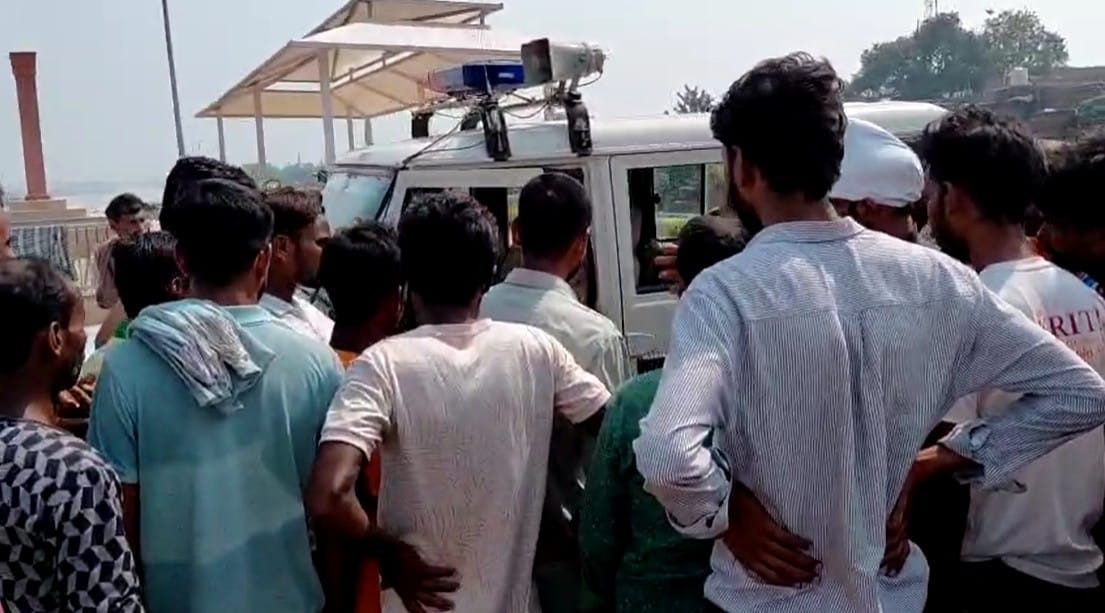Bihar News: Two youths drowned in the Ganges at the newly constructed staircase ghat