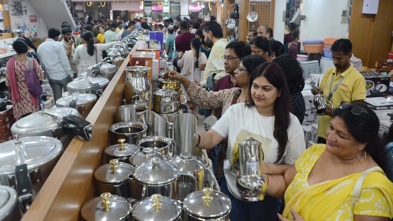 boom in the market on Dhanteras in Bareilly