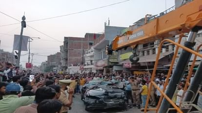 Prayagraj news Footage shows Jaguar havoc lamp shop then person sitting on bike