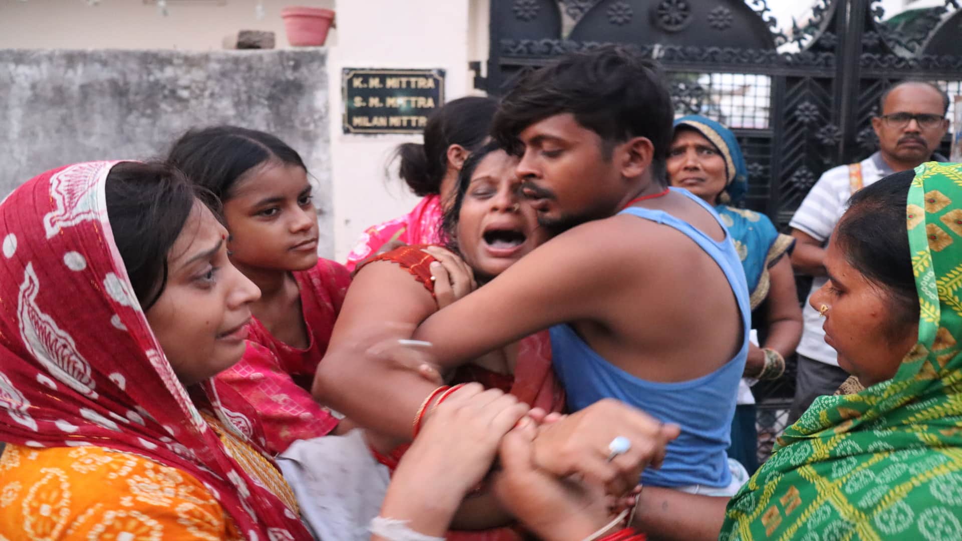 Drunk driver ran over more than a dozen people, created havoc for half a kilometer, arrested