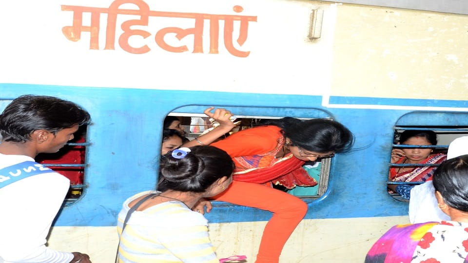 Bus train arrangements in Aligarh