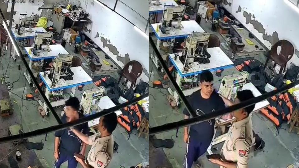 police officer slapped youth in factory in agra