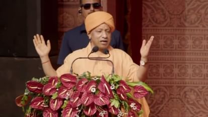 Ayodhya: Lord Shri Ram arrived in Ayodhya with Mother Sita, CM Yogi performed aarti; see special pictures