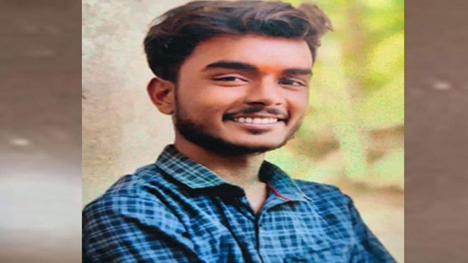Kanpur: Son of an Air Force personnel commits suicide by hanging himself under suspicious circumstances