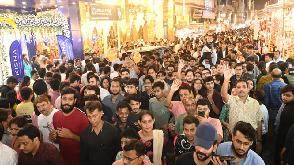 Kanpur: Diwali brought a bounty of riches for traders, with turnover of 3,500 crore rupees