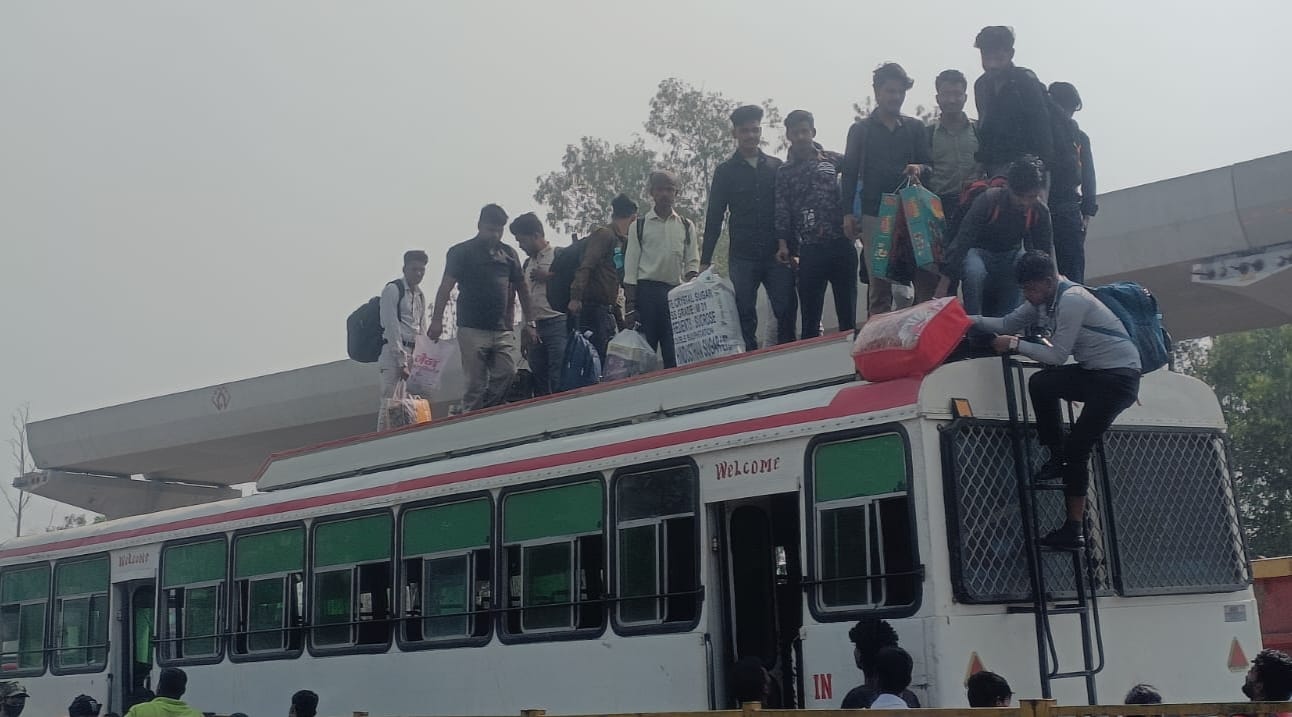 Diwali Rush Chaos: Trains Packed Beyond Capacity Passengers Ride on Bus Roofs to Reach Home