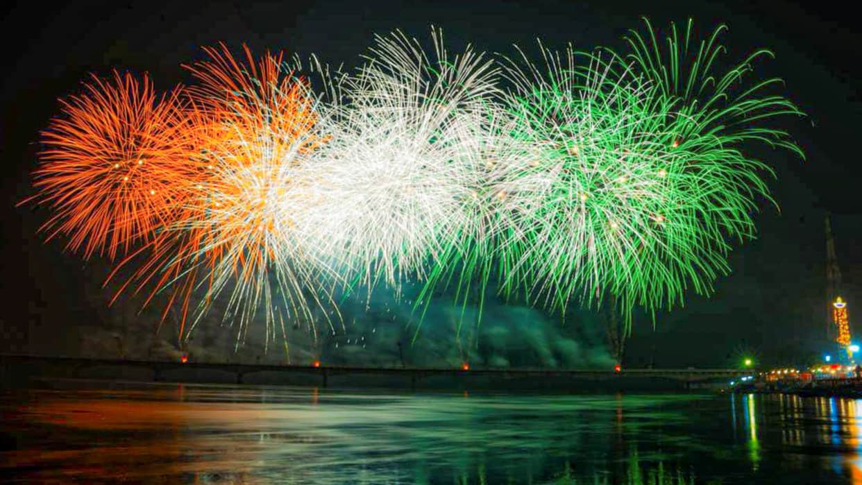 Diwali Photos Civilians to army celebrate Dipawali lights fireworks greetings across India moments in pictures