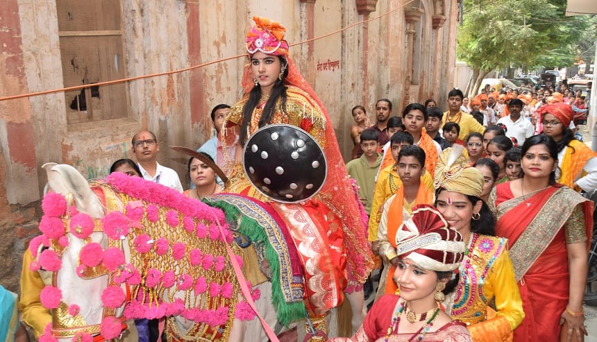 Maharani Lakshmibai Birth anniversary celebrated in Kashi rally taken out find life in real not in reel