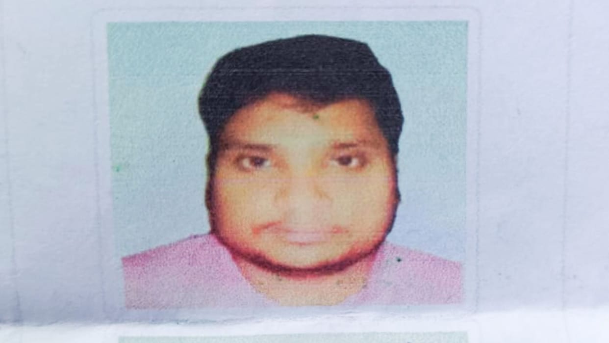 Tragic accident on Diwali young man returning from Vrindavan falls from train in Datia and dies