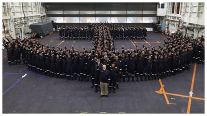 PM Modi diwali celebration with indian navy on ins vikrant on coast of goa photos with mig29